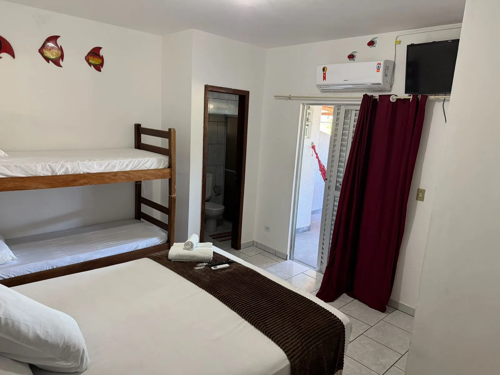 Ilha do Mel — Suíte Premium com Varanda